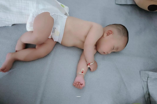 樟树宝宝发烧可以喝牛奶吗